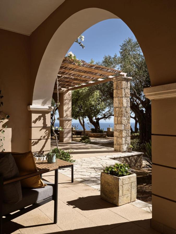 Anatoli - Tranquil Escape With Scenic Views, By Zantewize Vakantiehuis